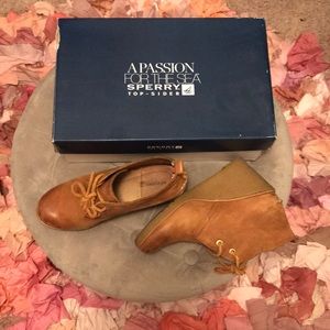Sperry Harlow cognac wedge booties